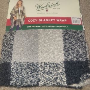 Cozy blanket wrap by Woolrich